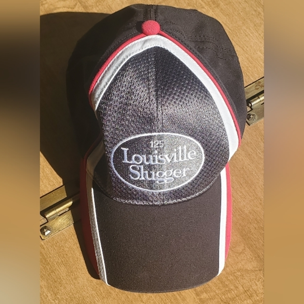 125 louisville slugger cap